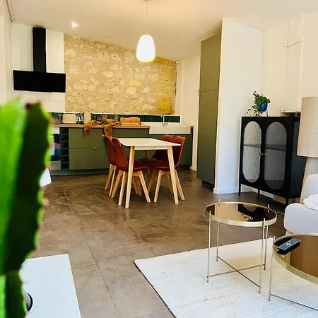 Le Clos Saint Jean Guest house *