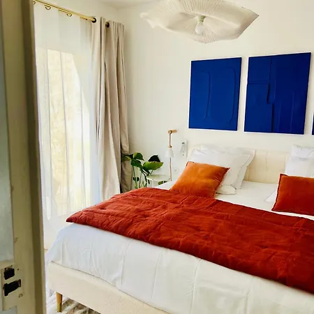 Le Clos Saint Jean Guest house *